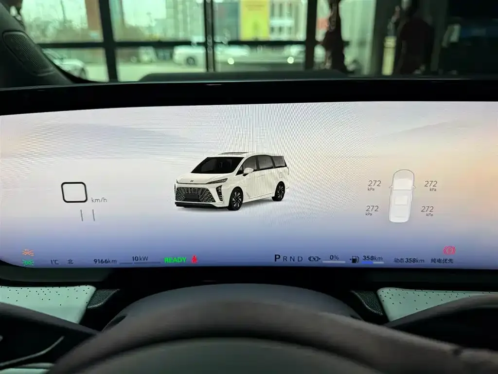 Buick GL8 Hybrid — фото 2