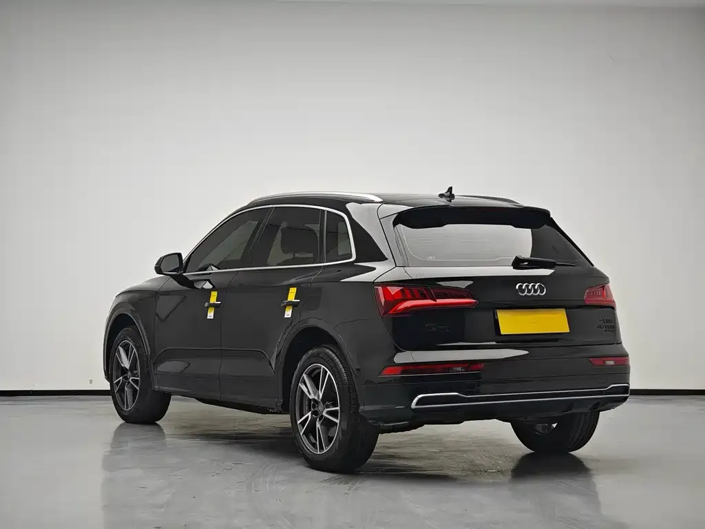 Audi Q5L 2021 из CN, фото 2