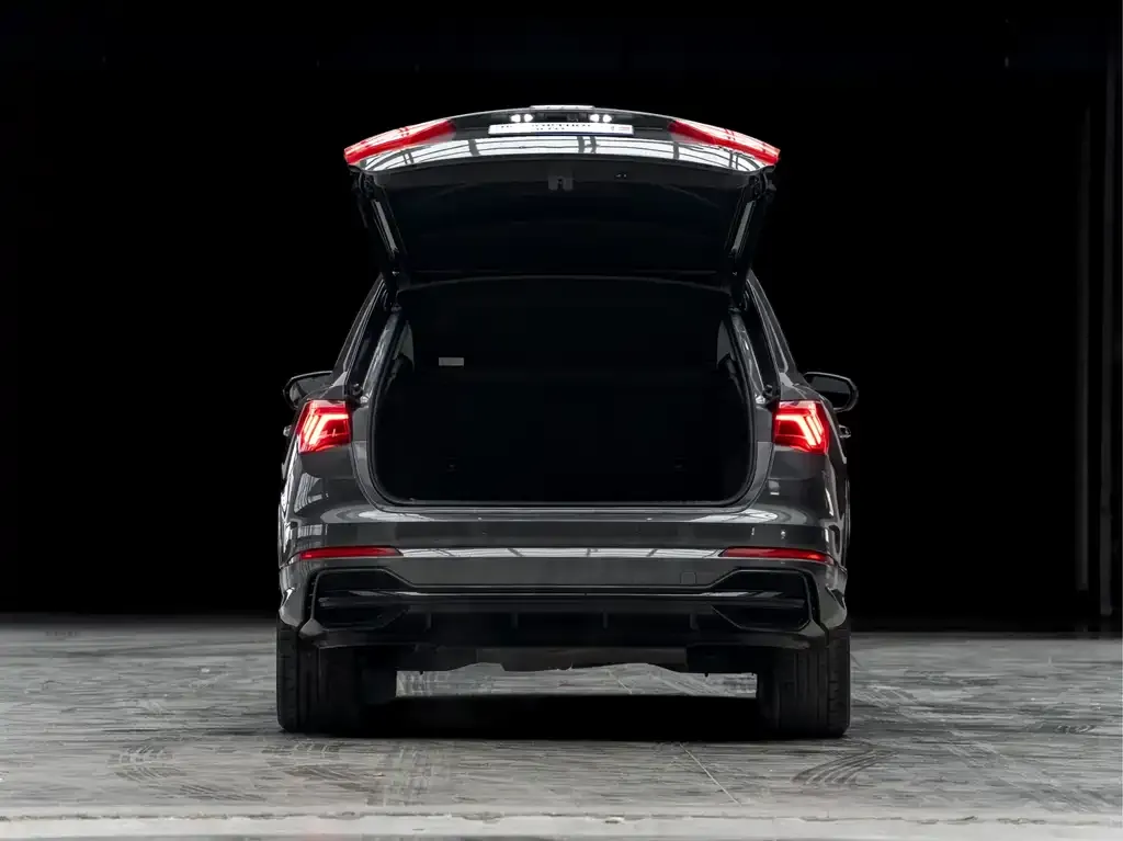 Audi Q3 2023 из CN, фото 2