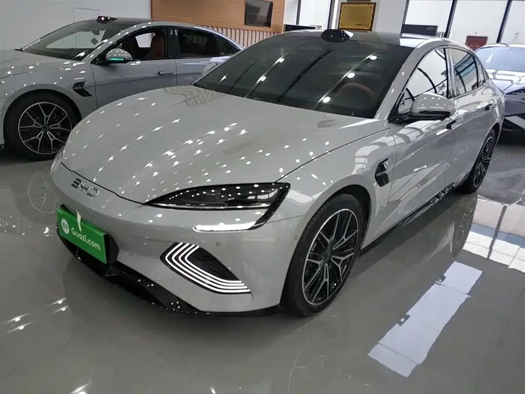 BYD Seal — фото 1