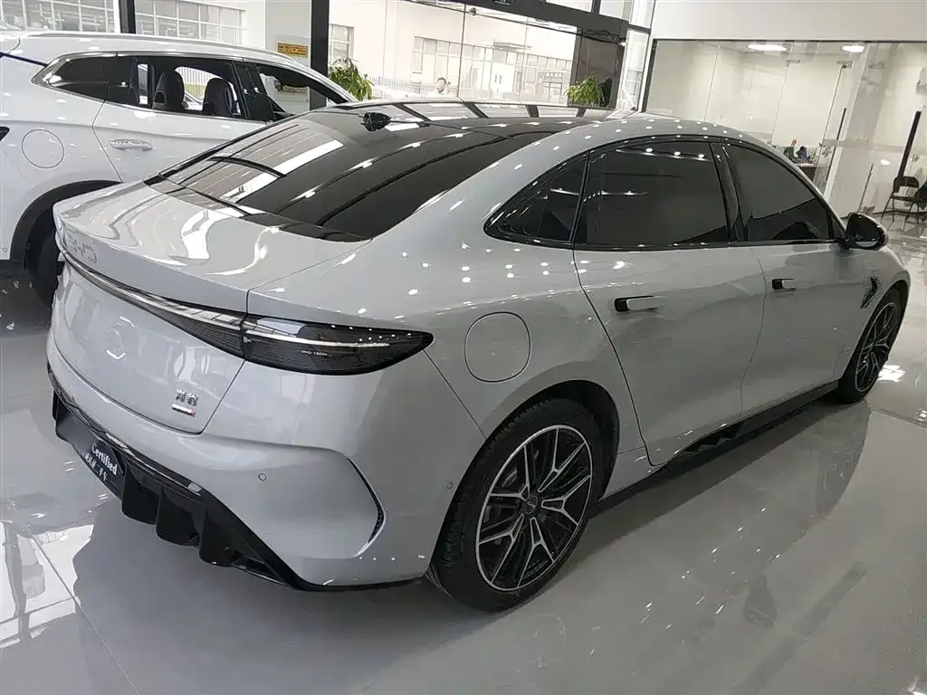 BYD Seal — фото 7