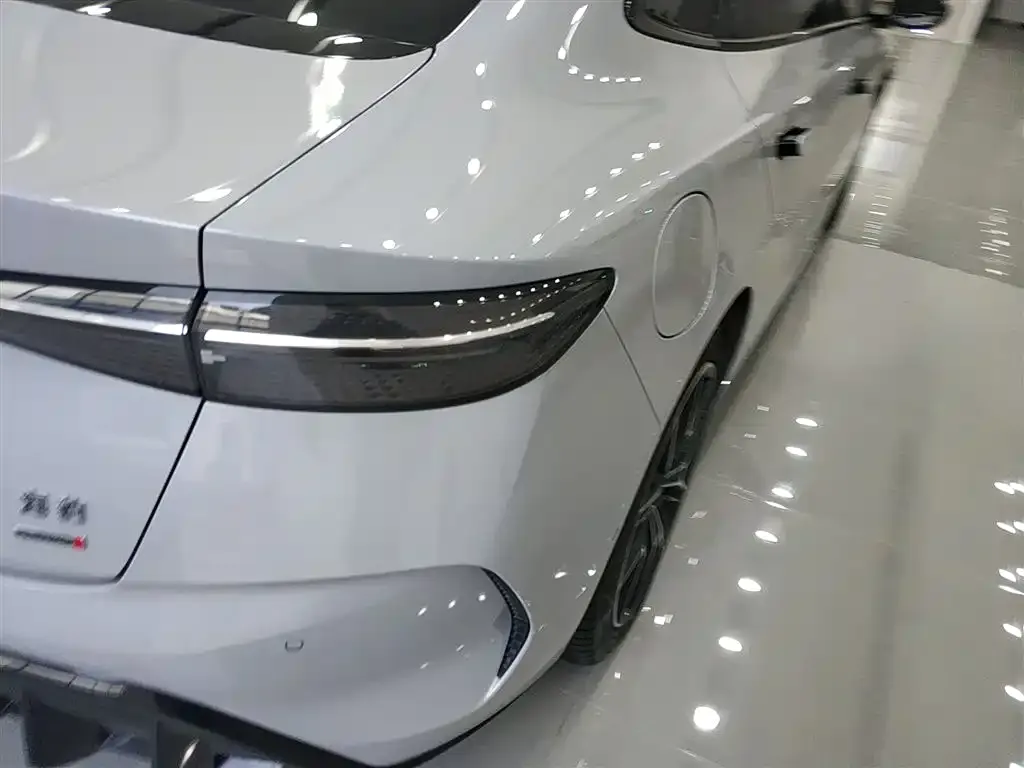 BYD Seal — фото 2