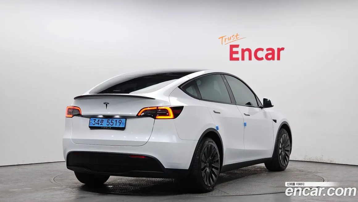 Tesla Model Y — фото 6
