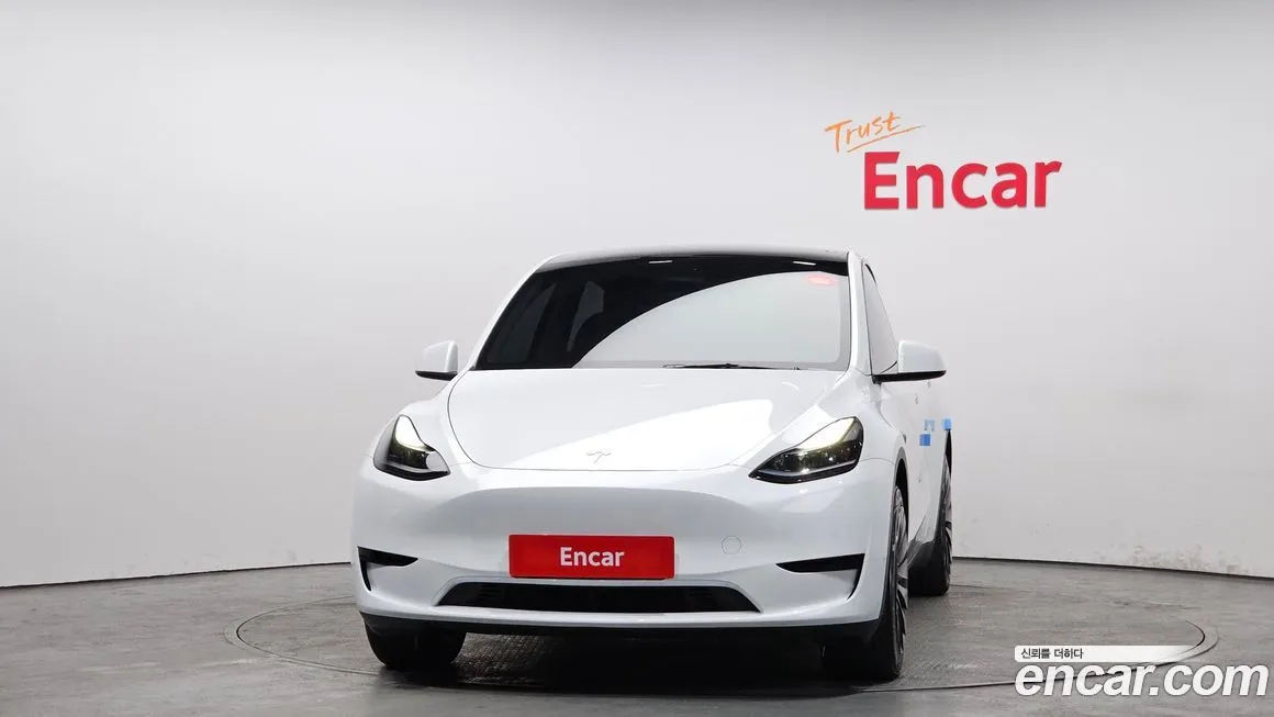 Tesla Model Y — фото 9