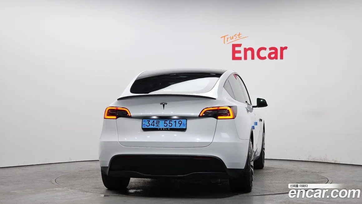 Tesla Model Y — фото 3