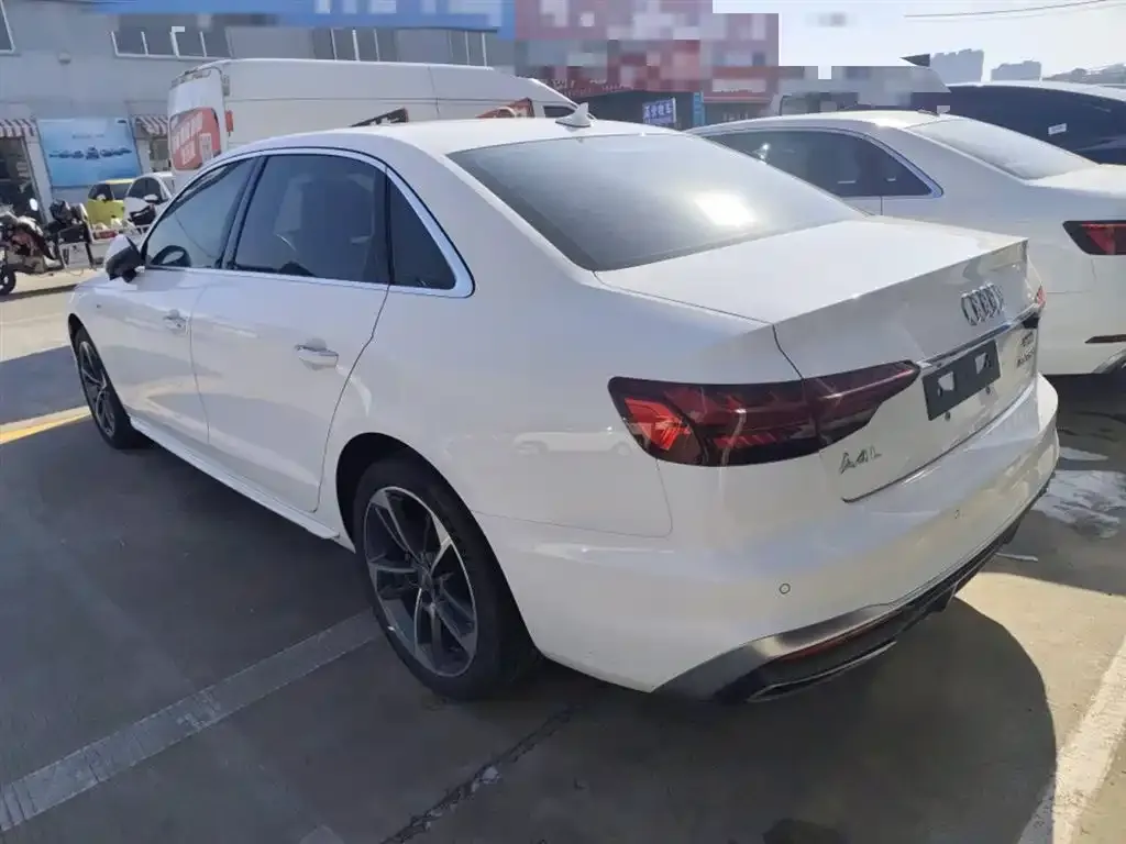 Audi A4L 2022 из CN, фото 2