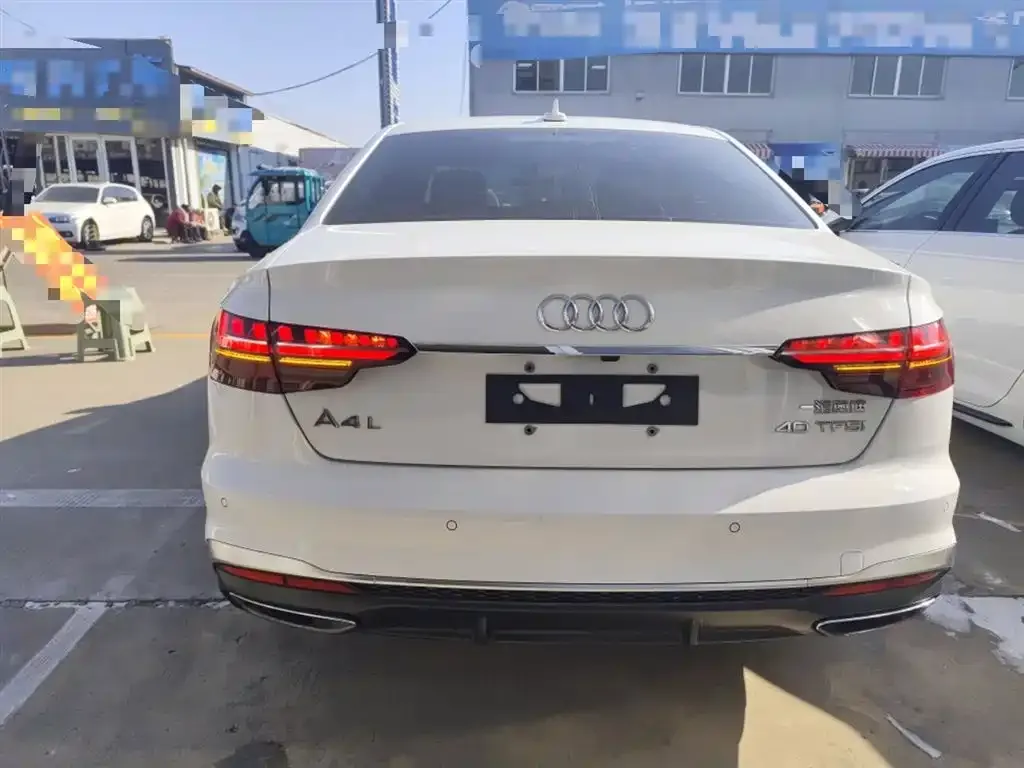 Audi A4L 2022 из CN, фото 4