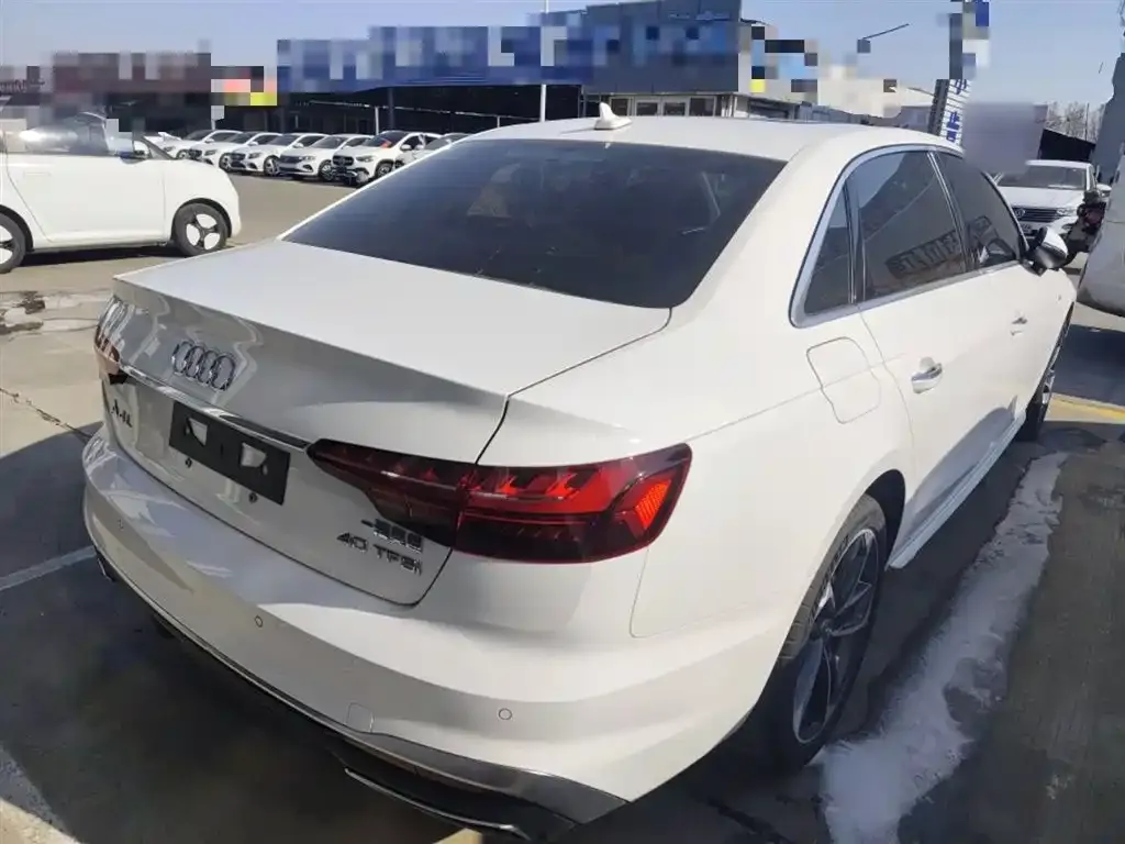 Audi A4L 2022 из CN, фото 6