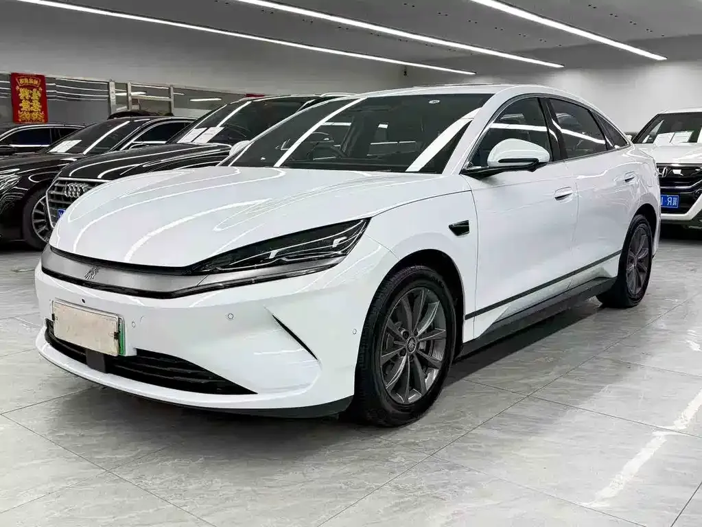 BYD Qin L — фото 1