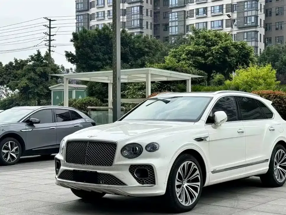 Bentley Bentayga PHEV — фото 1