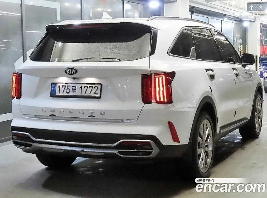 Kia Sorento — фото 5