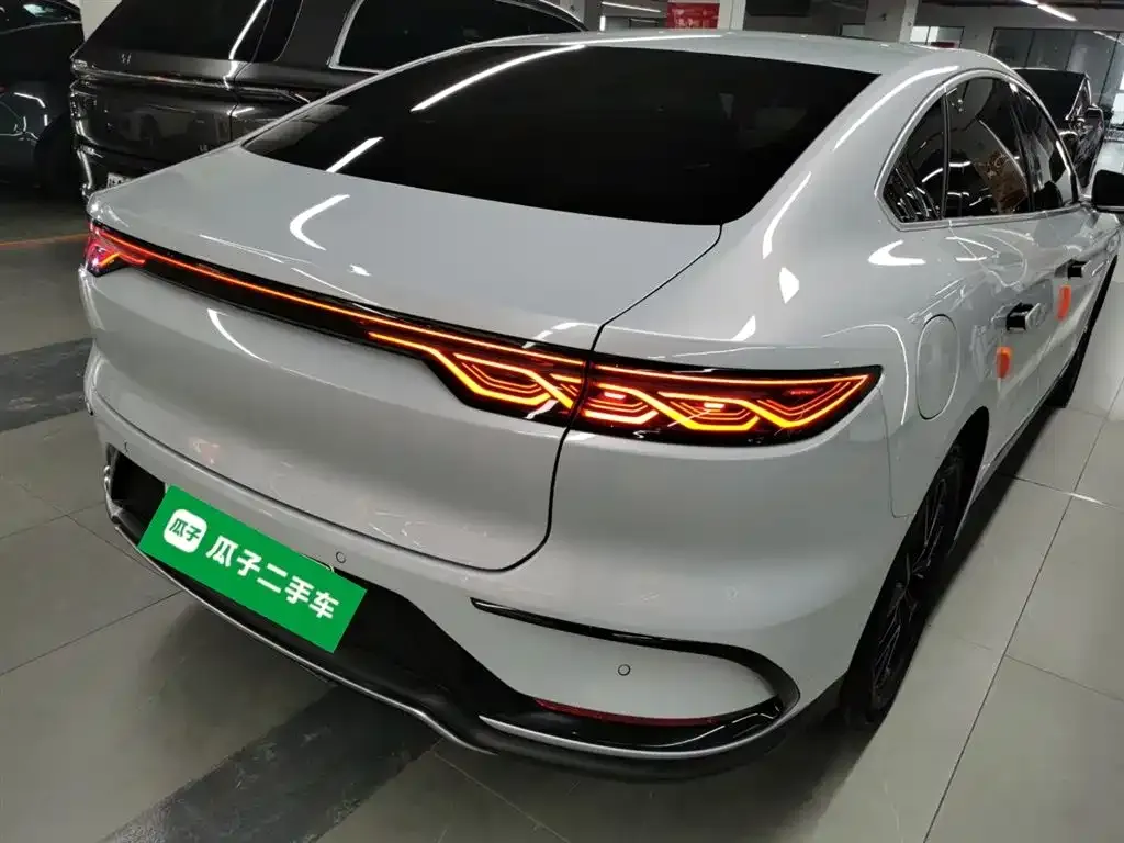 BYD Han — фото 10