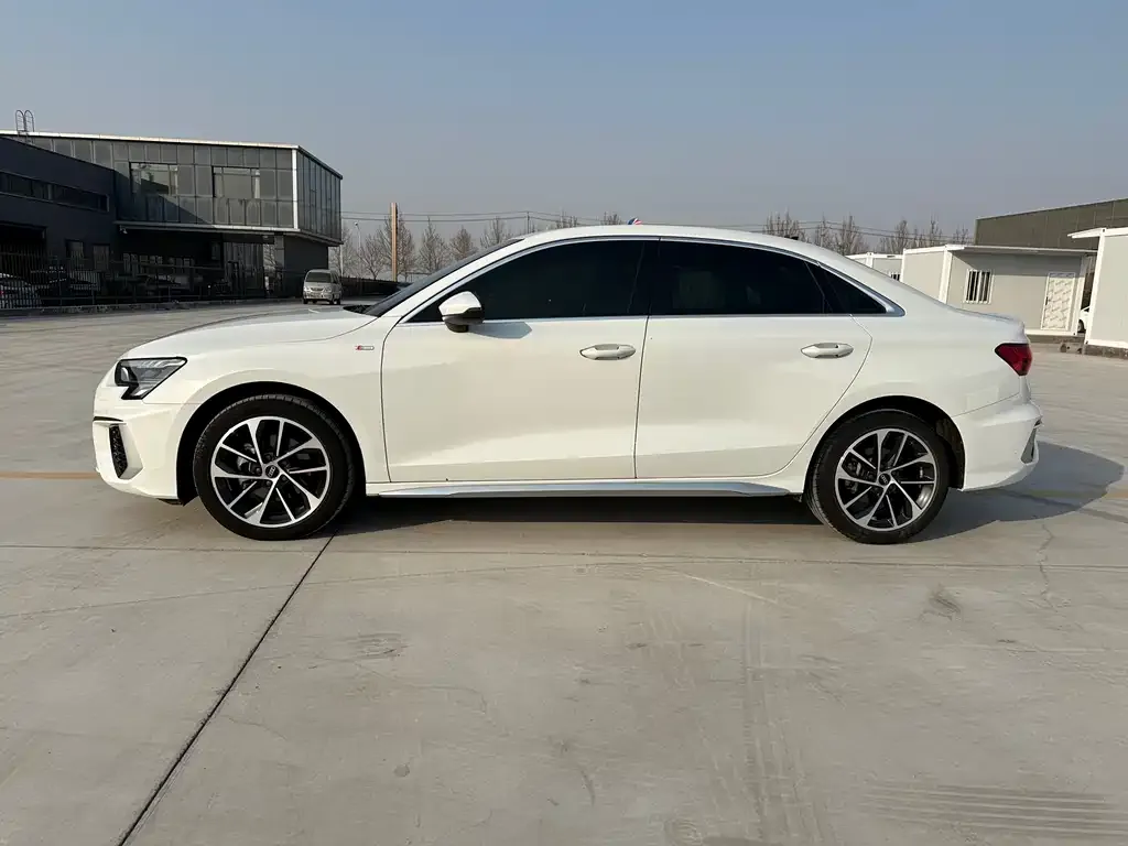 Audi A3 2022 из CN, фото 4