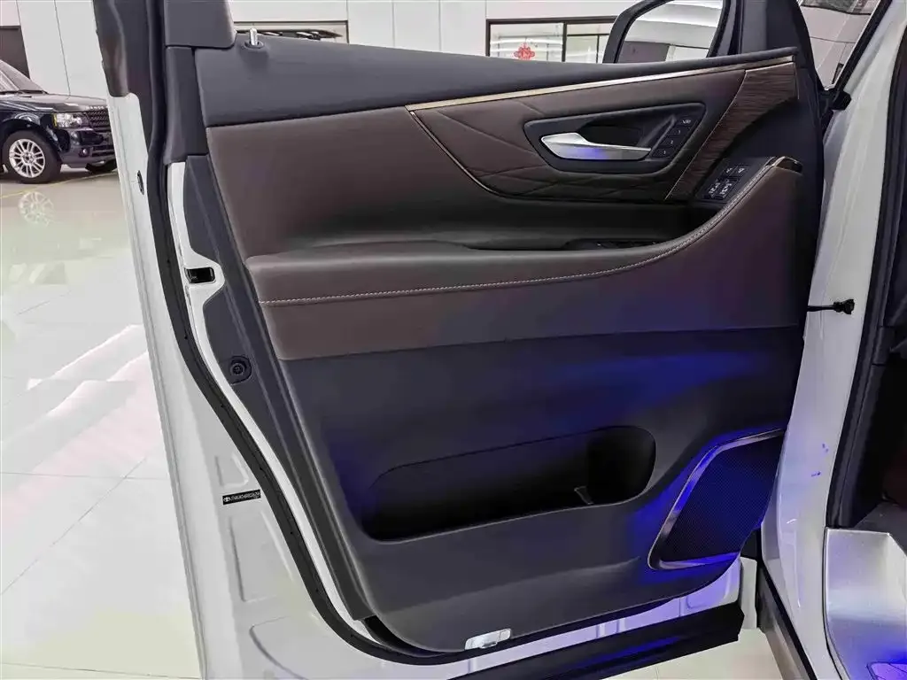 Toyota Alphard 2025 из CN, фото 4