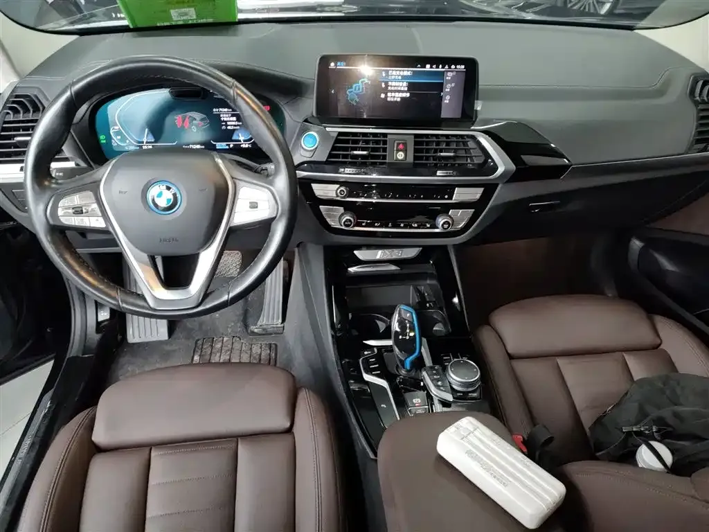 BMW iX3 — фото 2