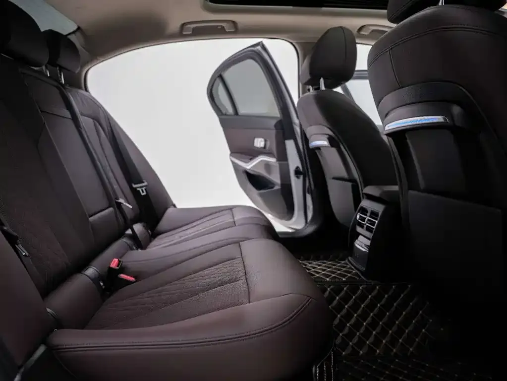 BMW 3 Series 2022 из CN, фото 4