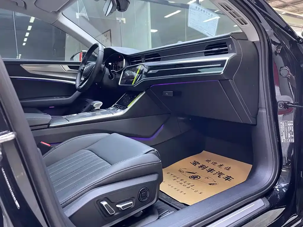Audi A6L 2023 из CN, фото 3