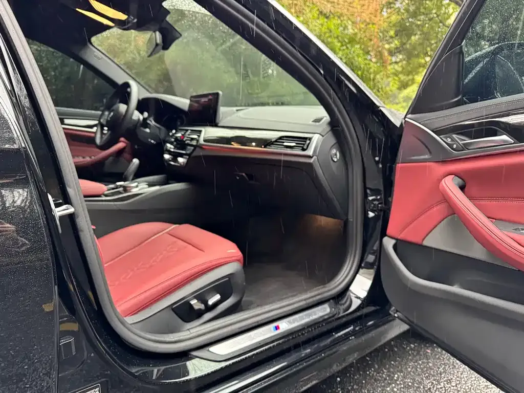 BMW 5 Series — фото 2