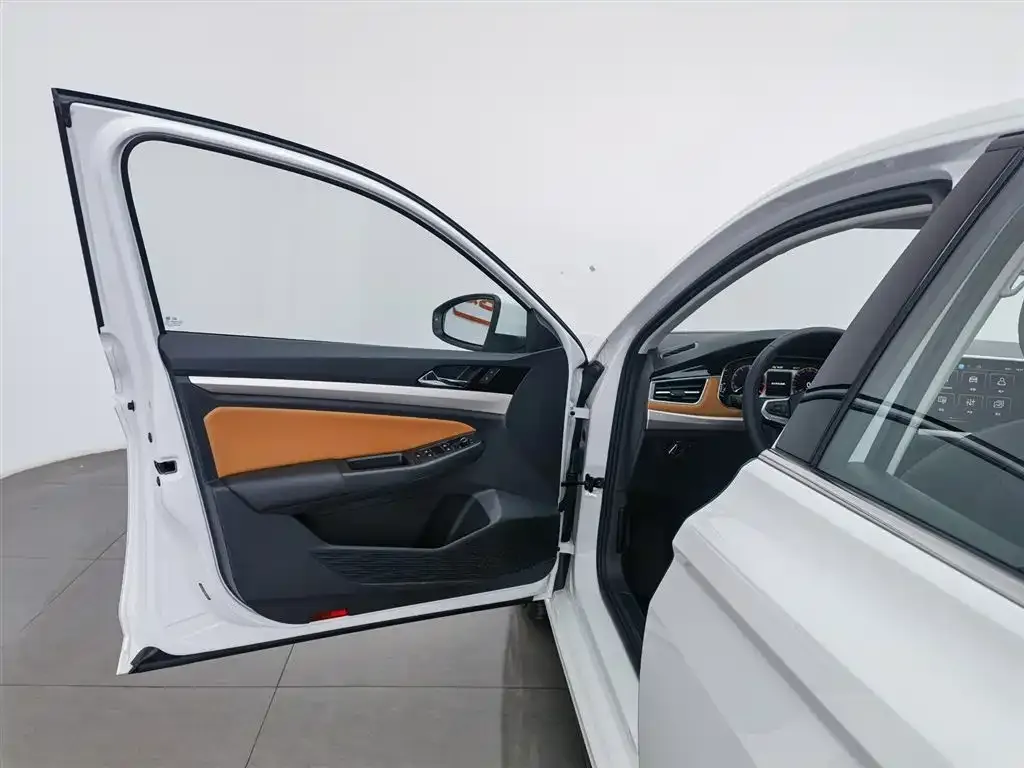 Volkswagen Bora 2024 из CN, фото 5