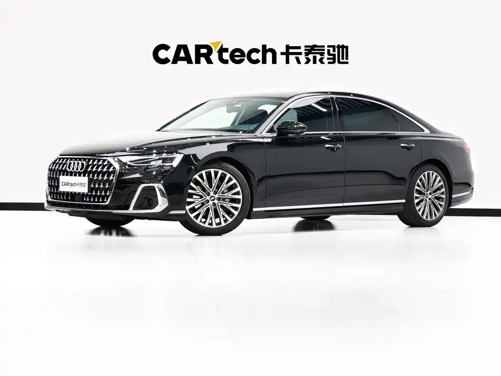 Audi A8 — фото 1