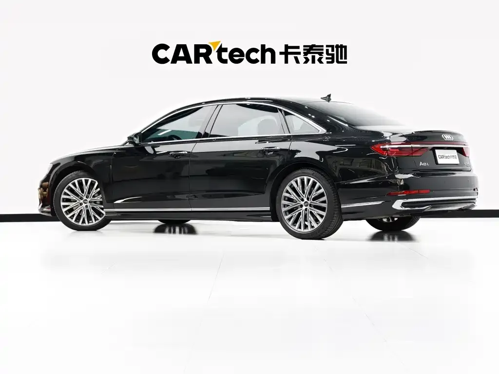 Audi A8 — фото 6