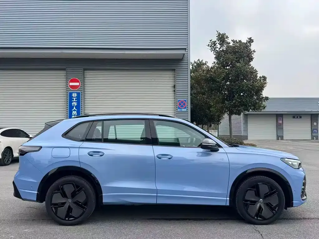 Volkswagen Tiguan L 2024 из CN, фото 3