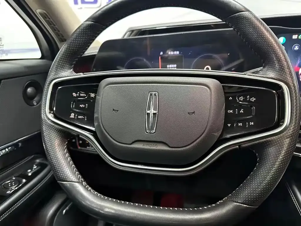 Lincoln Corsair 2023 из CN, фото 2