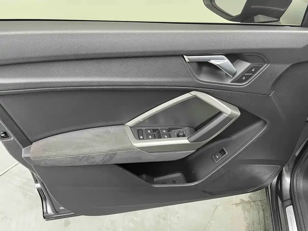 Audi Q3 2022 из CN, фото 10
