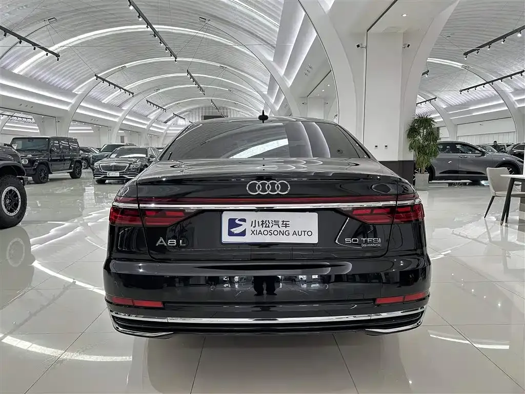Audi A8 — фото 3