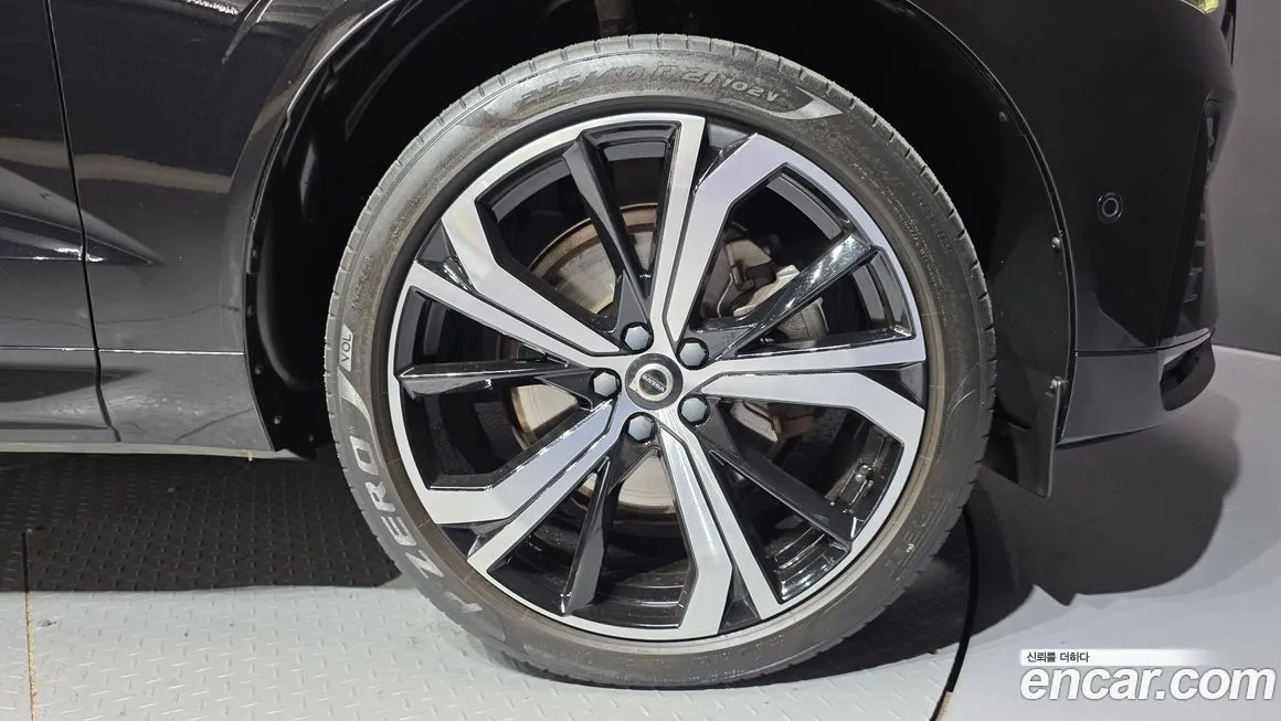 Volvo XC60 2022 из KR, фото 5