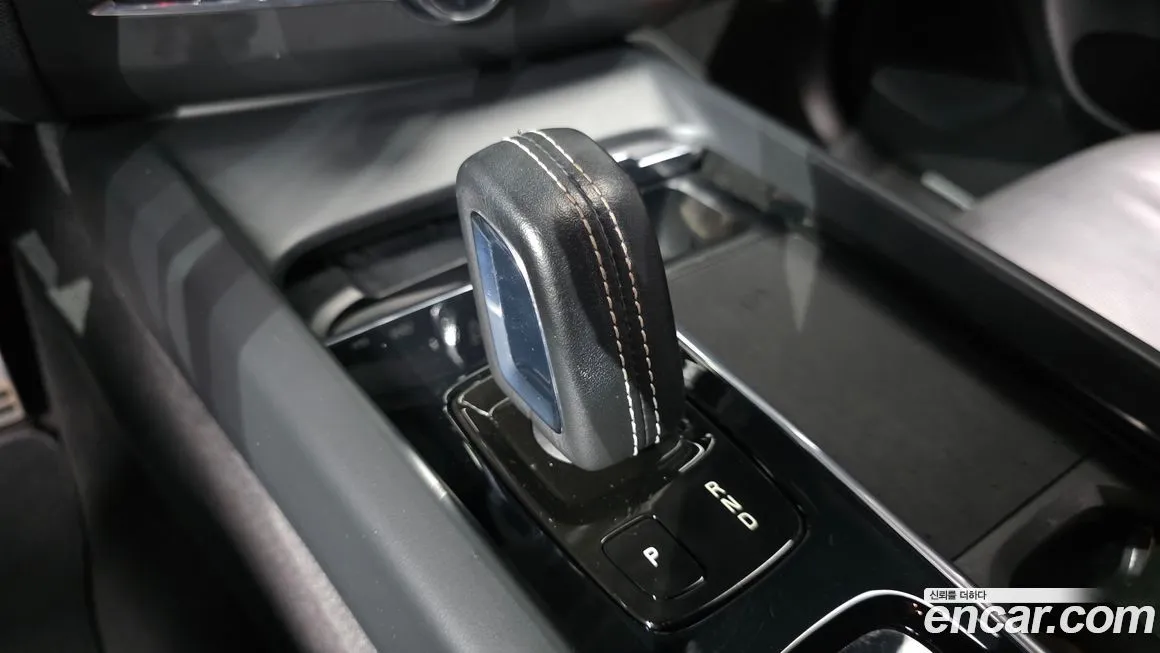 Volvo XC60 2022 из KR, фото 2