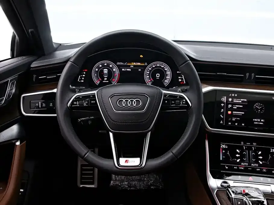 Audi A6L — фото 6