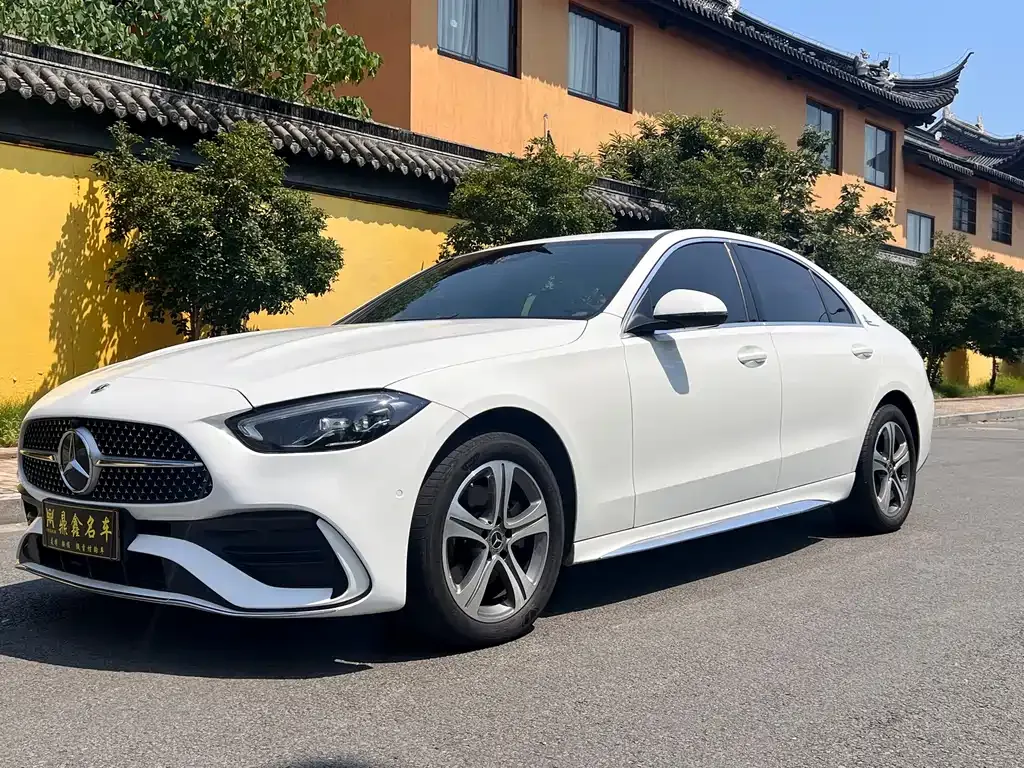 Mercedes-Benz C-Class — фото 1