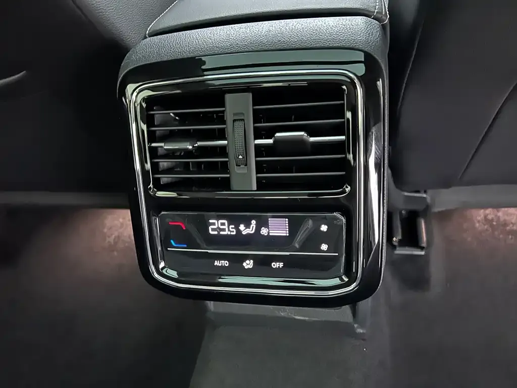 Volkswagen Passat — фото 8
