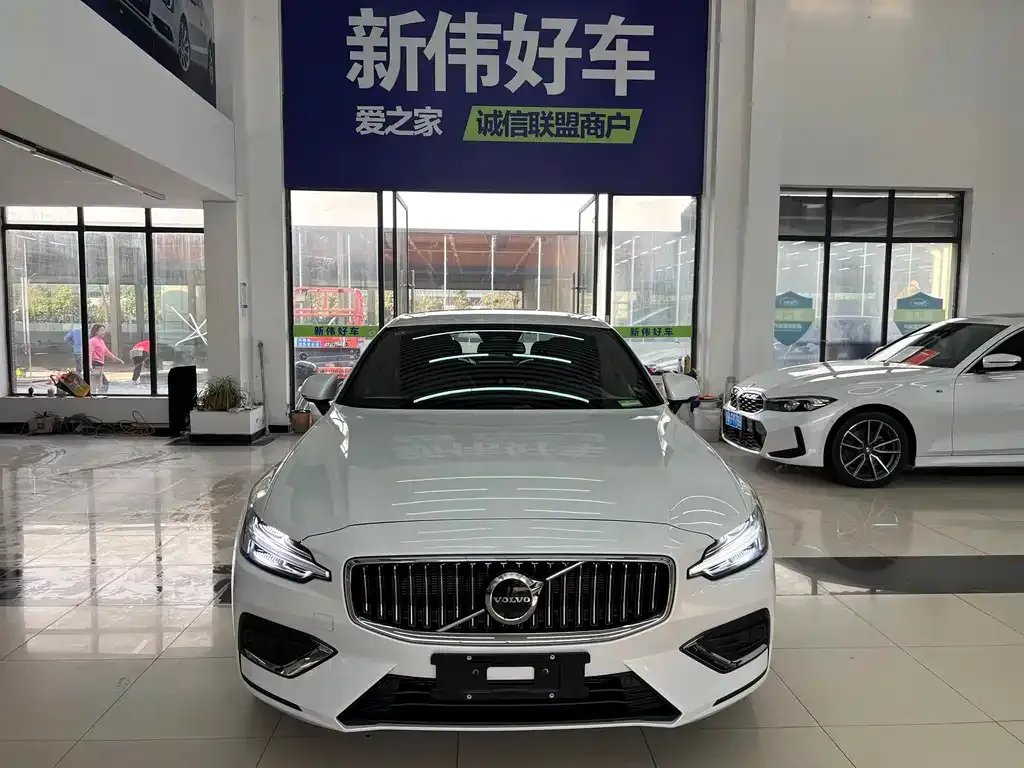 Volvo S60 2025 из CN, фото 7