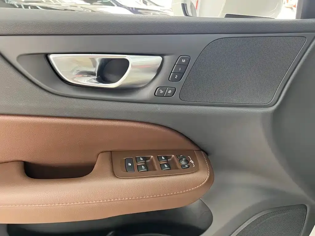 Volvo S60 2025 из CN, фото 8