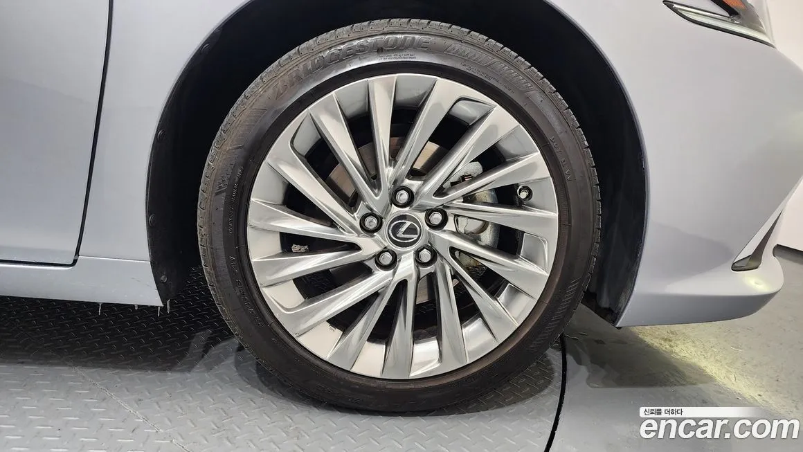 Lexus ES 2023 из KR, фото 8