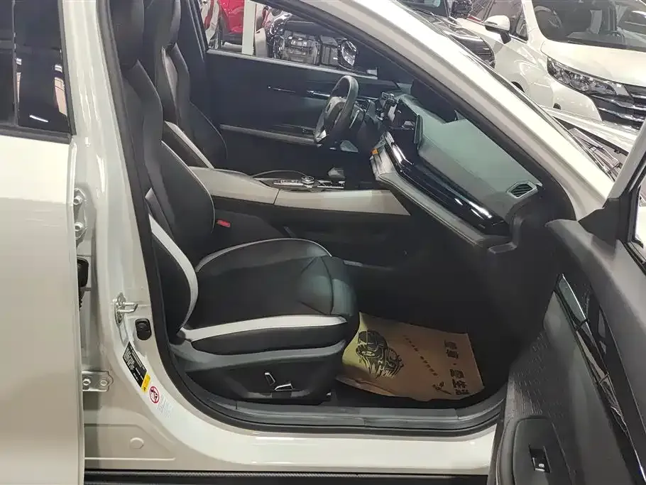Changan UNI-V 2024 из CN, фото 3