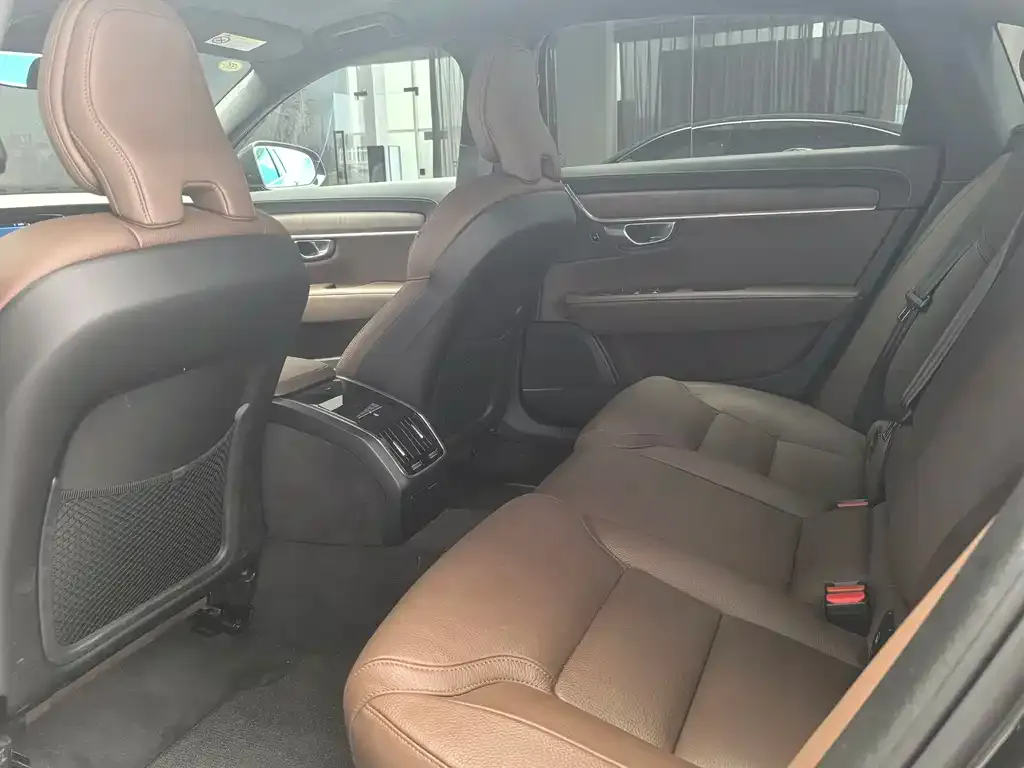 Volvo S90 2025 из CN, фото 4