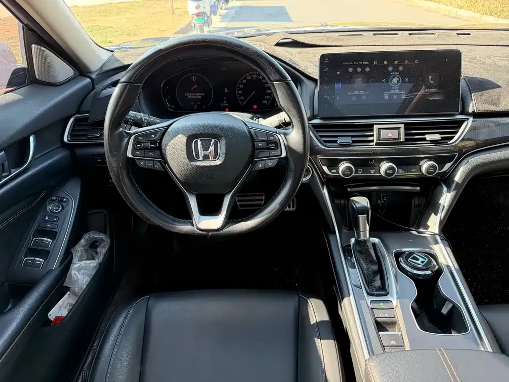 Honda Accord — фото 9