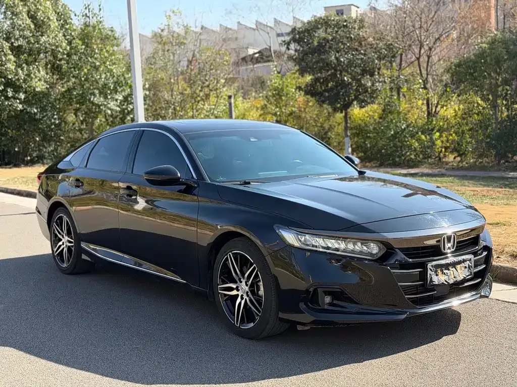 Honda Accord — фото 8
