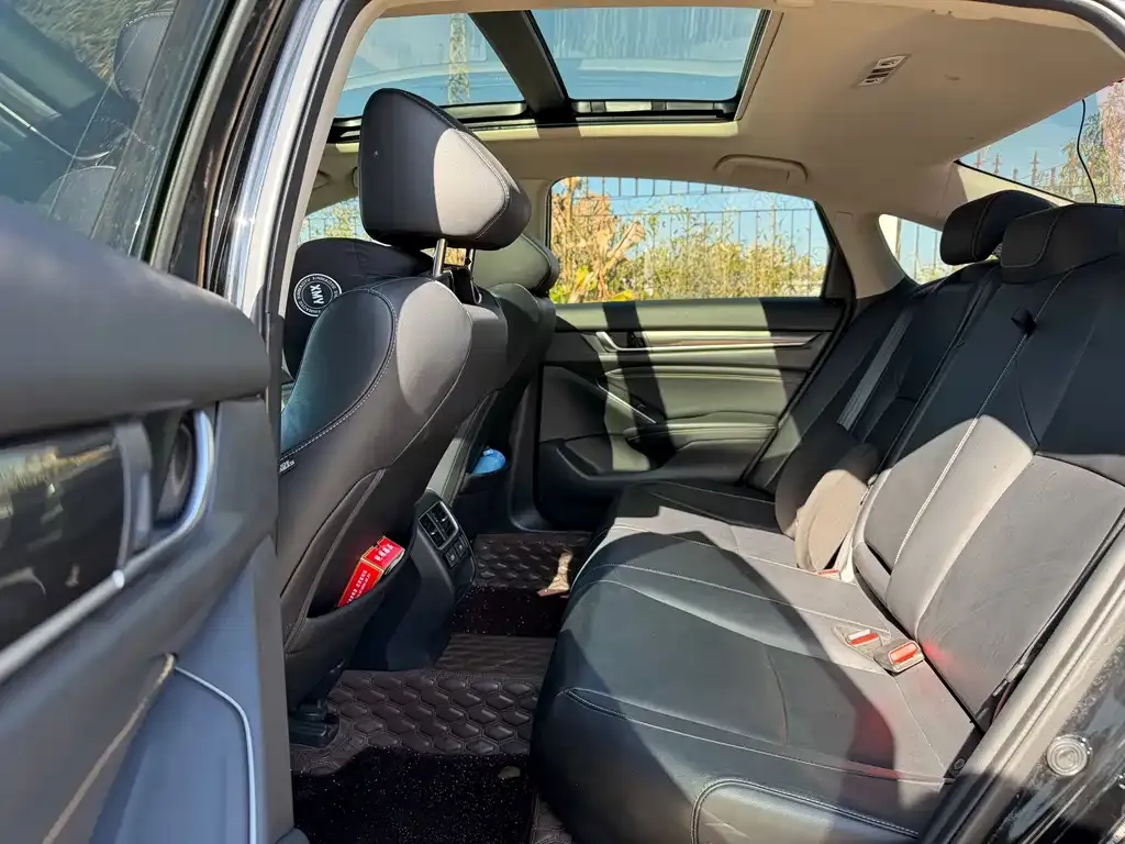 Honda Accord — фото 2