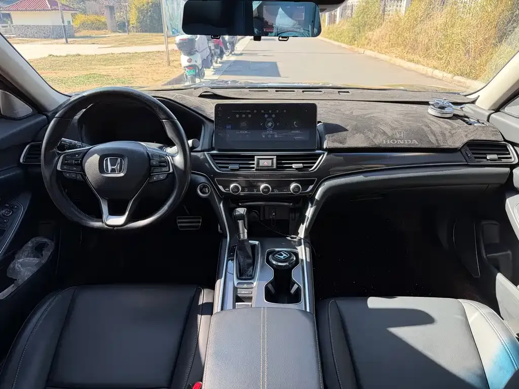 Honda Accord — фото 6