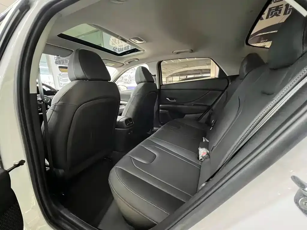 Hyundai Elantra 2022 из CN, фото 6
