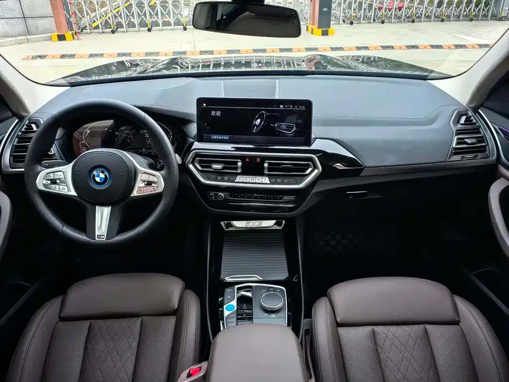 BMW iX3 2024 из CN, фото 8