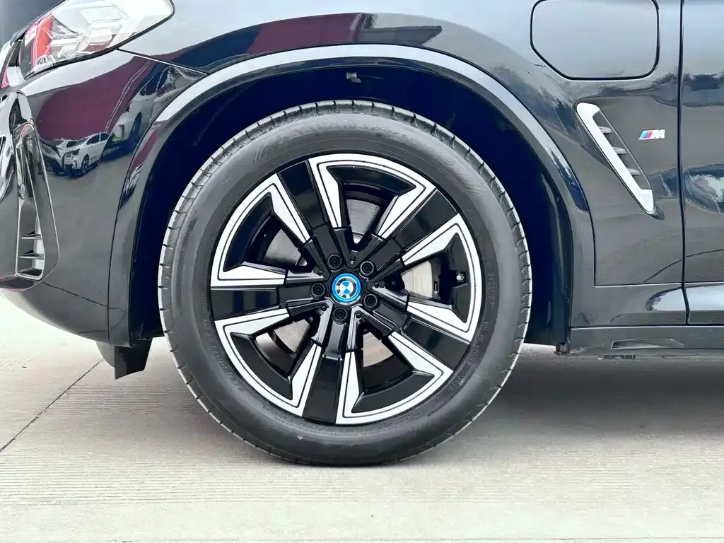 BMW iX3 2024 из CN, фото 5