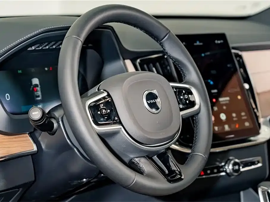 Volvo XC90 — фото 7