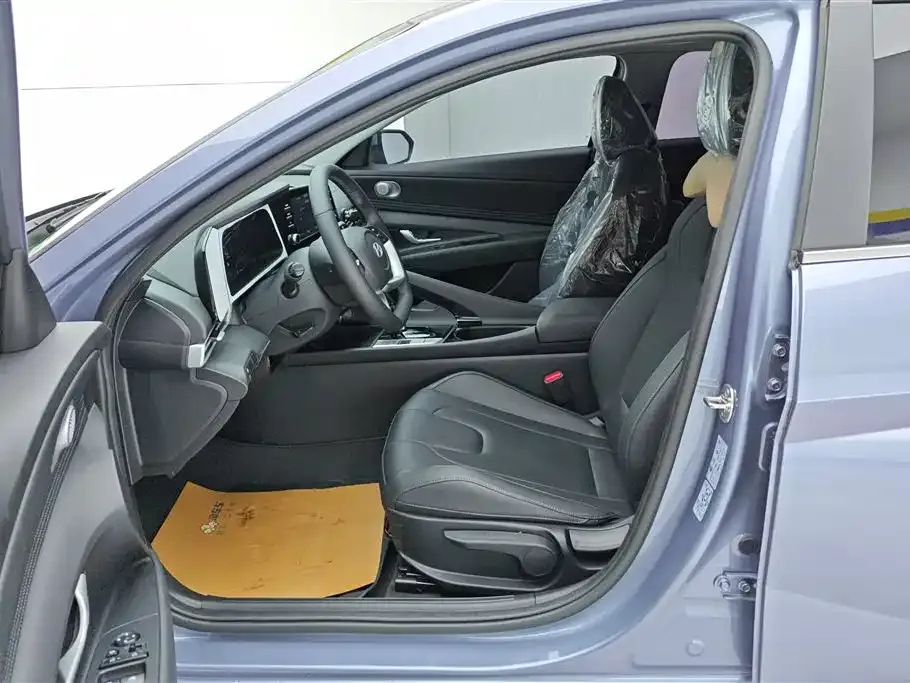 Hyundai Elantra 2025 из CN, фото 4