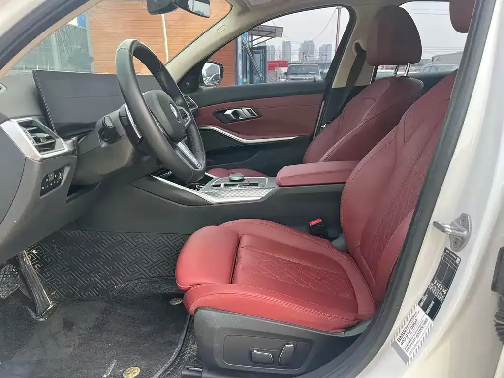 BMW 3 Series 2024 из CN, фото 9