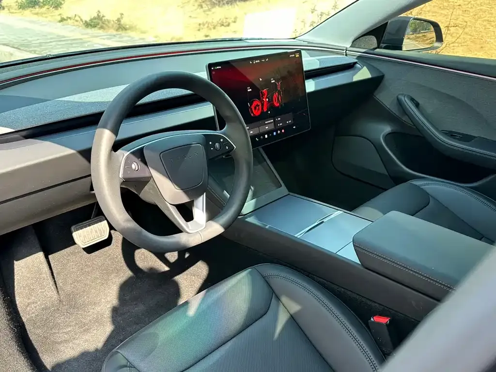 Tesla Model 3 — фото 8